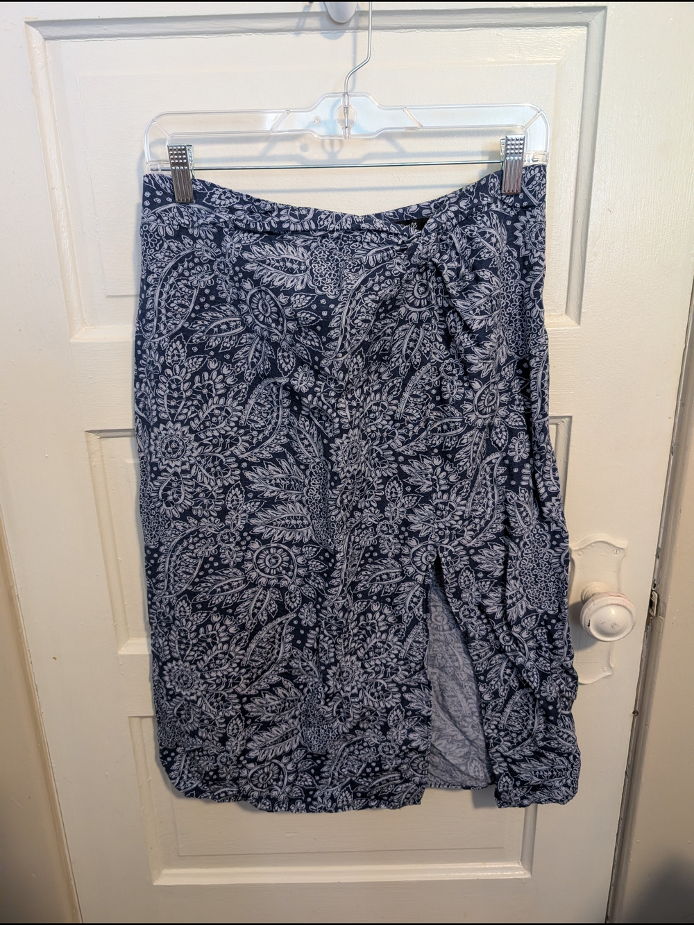 Linen Blend Bohemian Chic Navy & White Floral Wrap Skirt w/ Side Slit Madewell